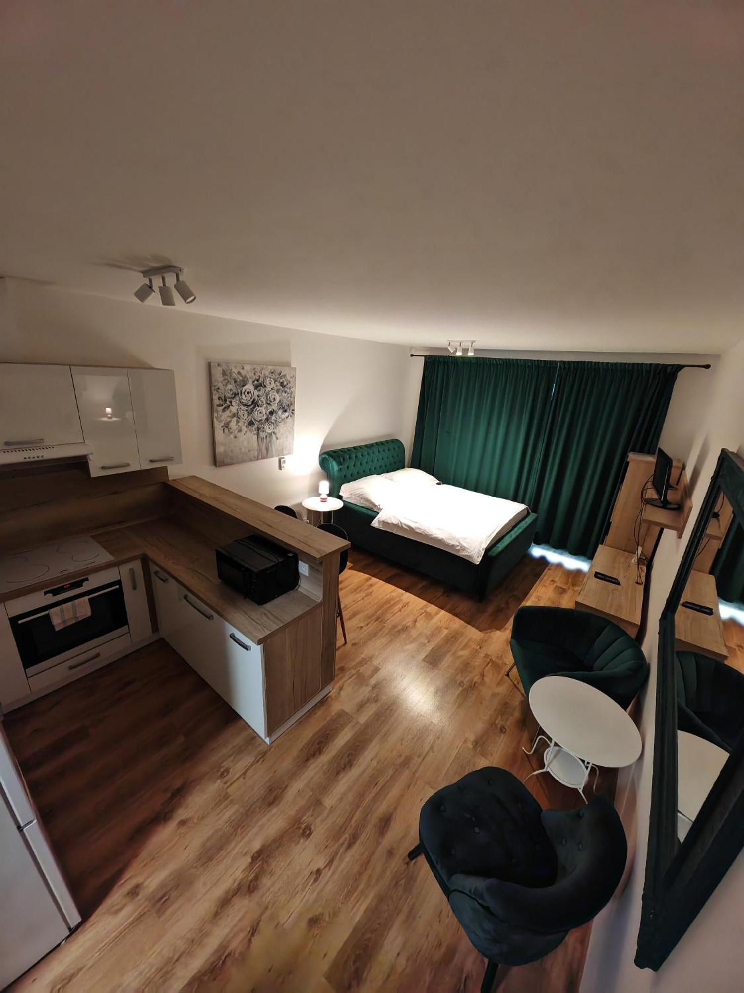 Entrez Radnica Apartment Kosice Ngoại thất bức ảnh