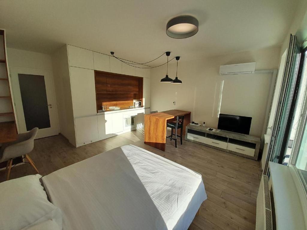 Entrez Radnica Apartment Kosice Ngoại thất bức ảnh