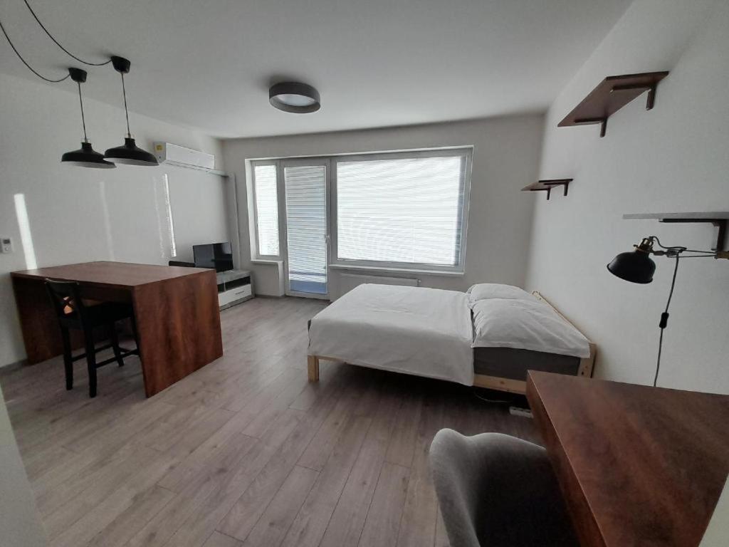Entrez Radnica Apartment Kosice Ngoại thất bức ảnh