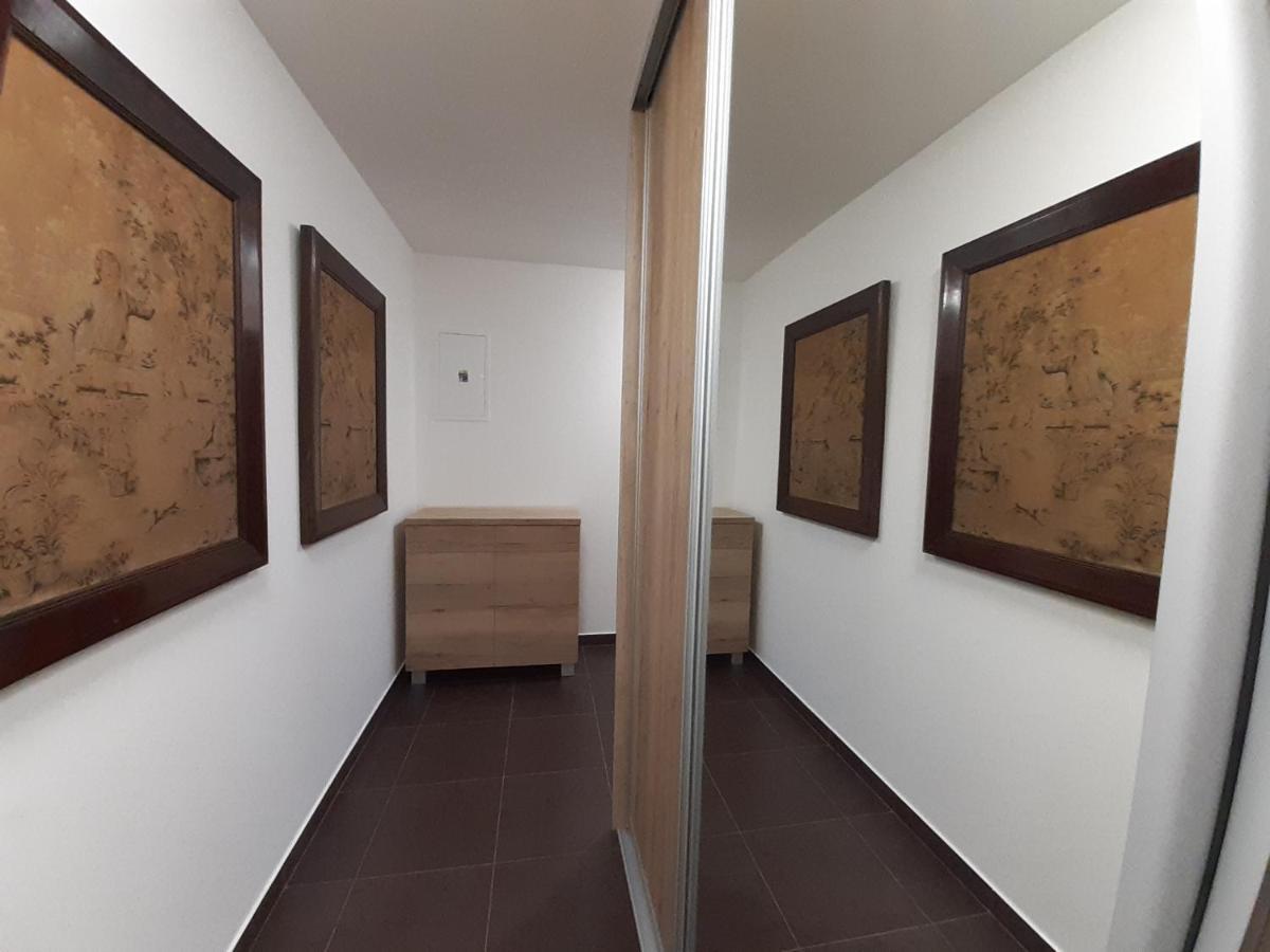 Entrez Radnica Apartment Kosice Ngoại thất bức ảnh